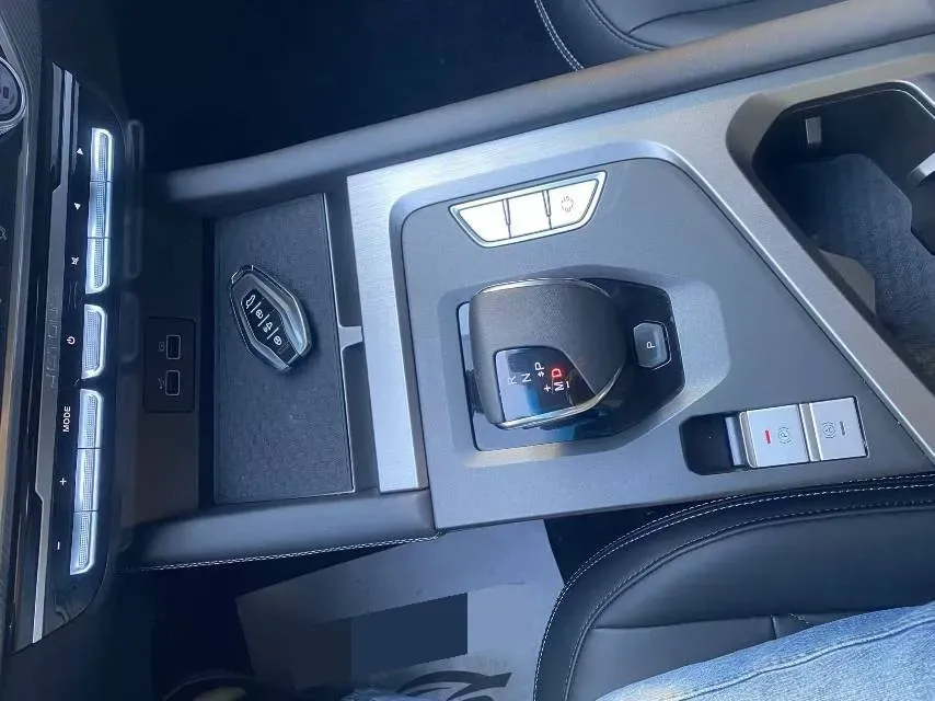 2022 Jetour X70S 1.5T 156HP L4 6DCT,autocango,china used car exporter,china ev exporter,chinese used car exporter,chinese used ev exporter