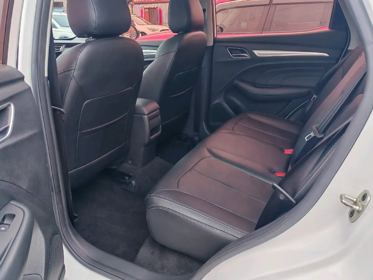 2020 Roewe RX3 1.6L 125HP L4 5MT,autocango,china used car exporter,china ev exporter,chinese used car exporter,chinese used ev exporter