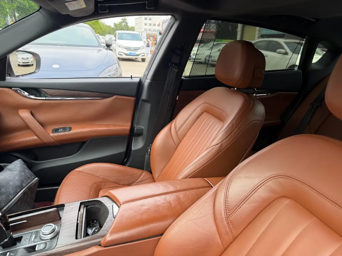 2018 Maserati Quattroporte 3.0T 350HP V6 8AT,autocango,china used car exporter,china ev exporter,chinese used car exporter,chinese used ev exporter