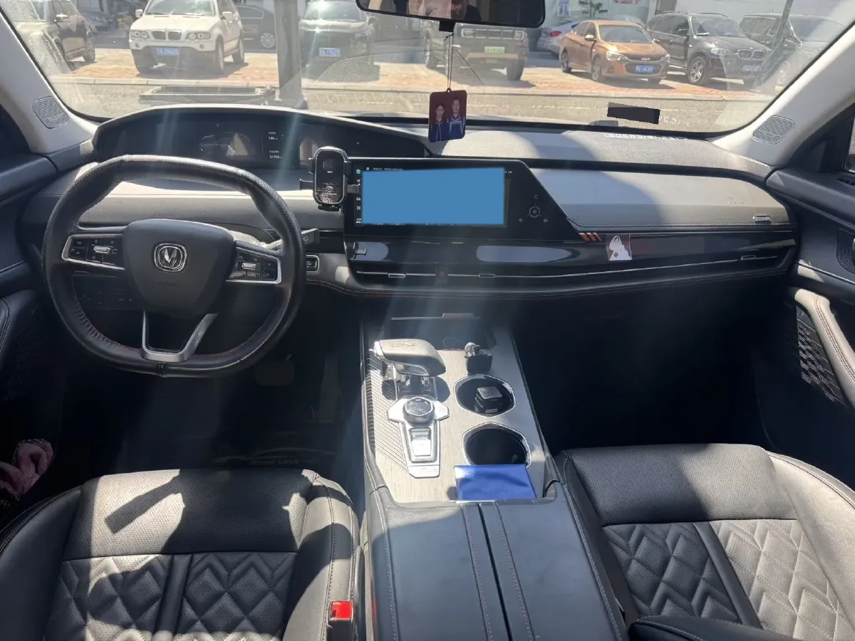 2021 ChangAn UNI-K 2.0T 233HP L4 8AT,autocango,china used car exporter,china ev exporter,chinese used car exporter,chinese used ev exporter