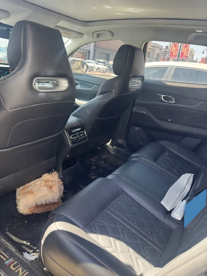 2021 ChangAn UNI-K 2.0T 233HP L4 8AT,autocango,china used car exporter,china ev exporter,chinese used car exporter,chinese used ev exporter