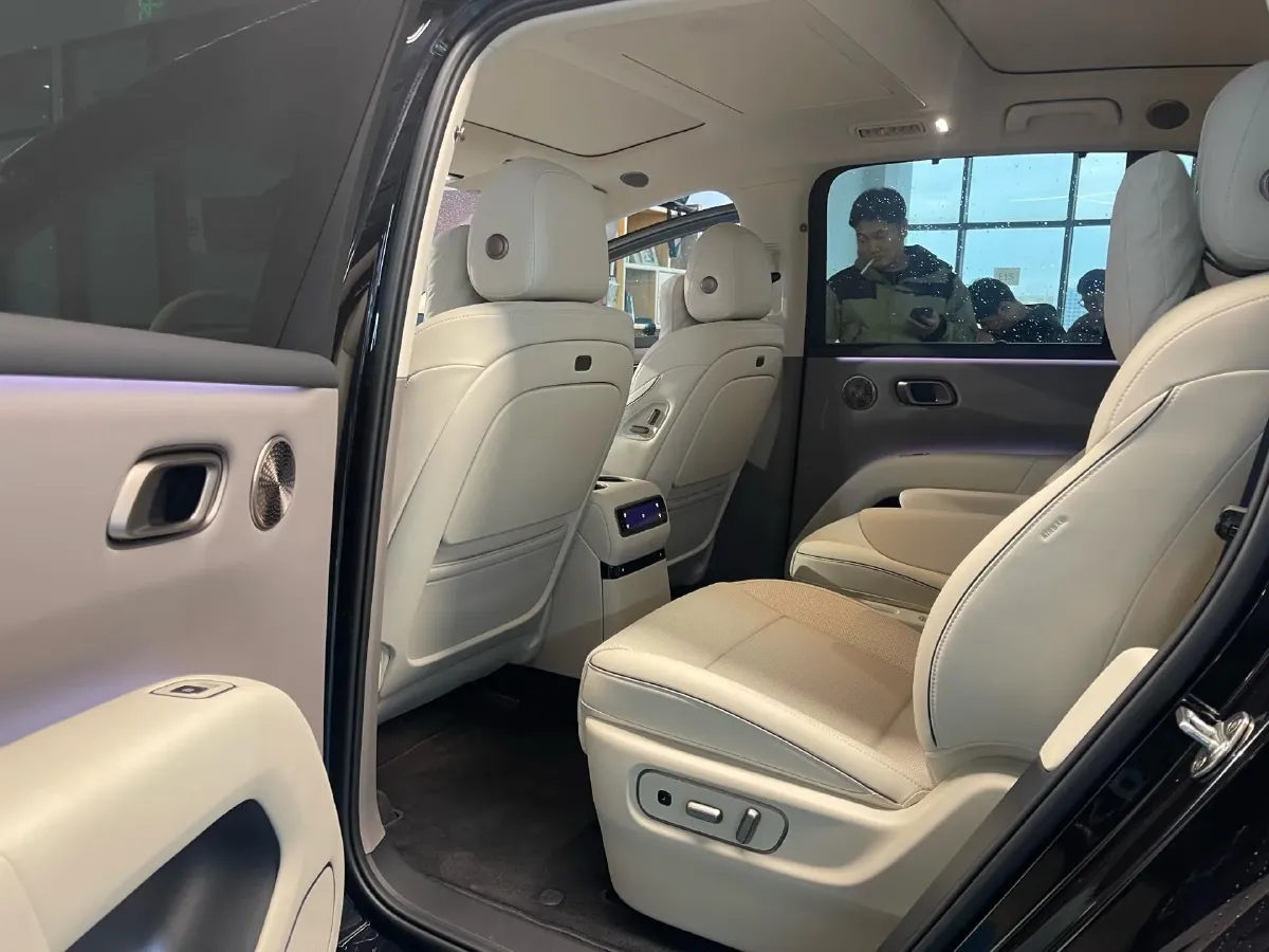 2025 Li i8 BEV,autocango,china used car exporter,china ev exporter,chinese used car exporter,chinese used ev exporter