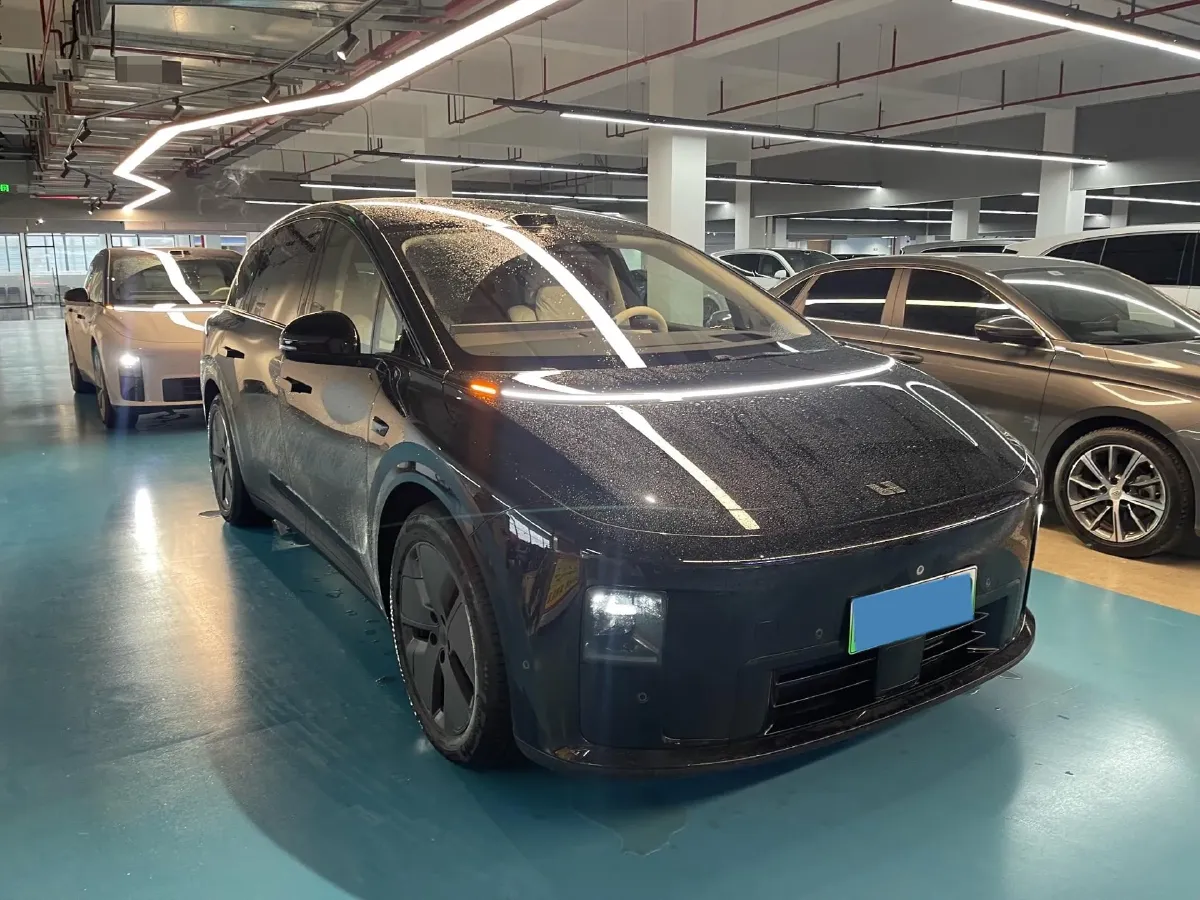 2025 Li i8 BEV,autocango,china used car exporter,china ev exporter,chinese used car exporter,chinese used ev exporter