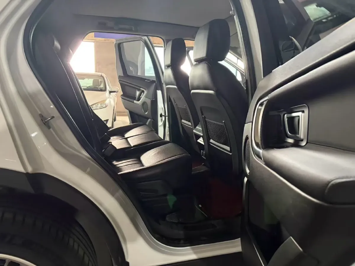 2019 Land Rover Discovery Sport 2.0T 241HP L4 9AT,autocango,china used car exporter,china ev exporter,chinese used car exporter,chinese used ev exporter