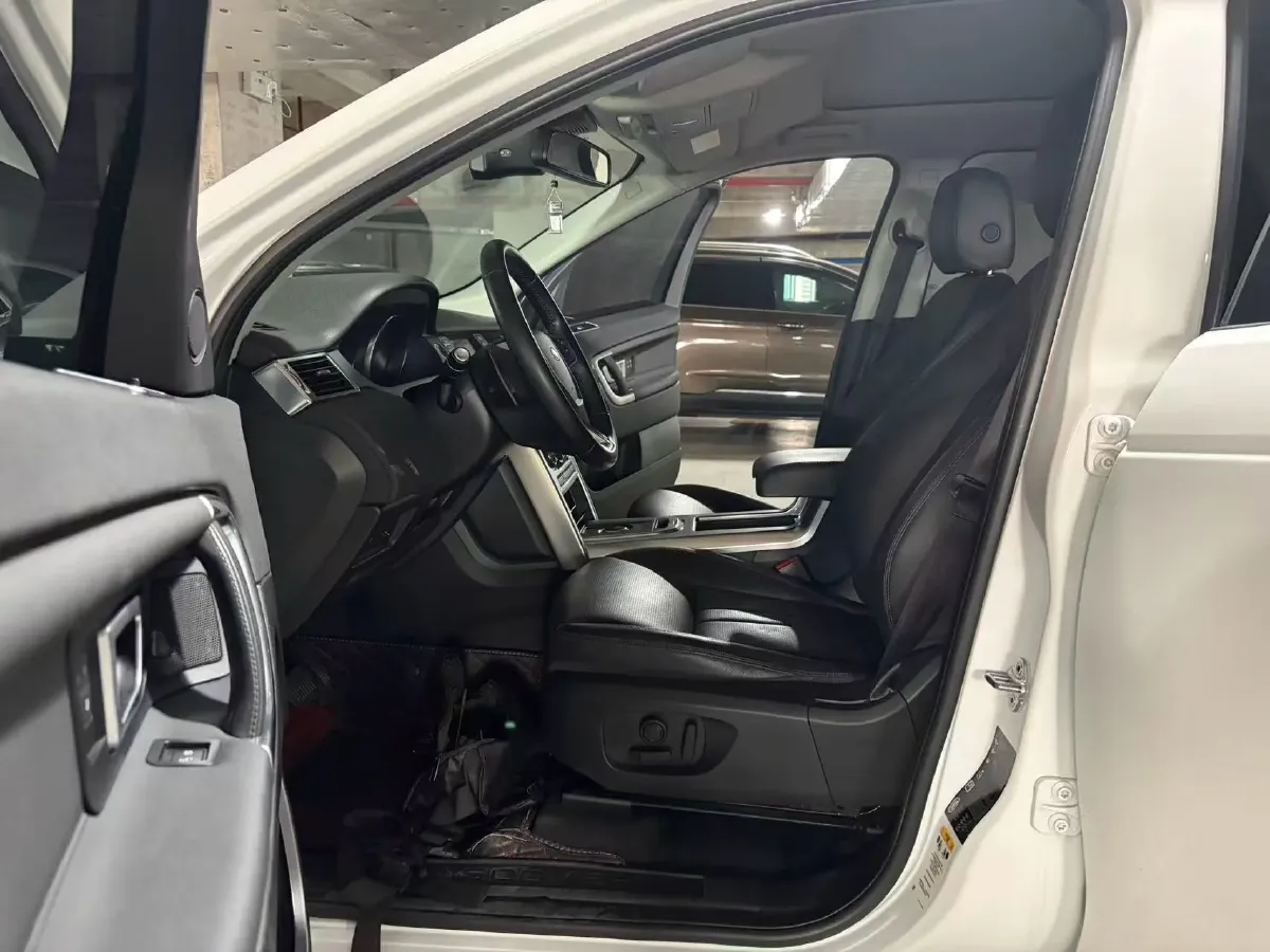 2019 Land Rover Discovery Sport 2.0T 241HP L4 9AT,autocango,china used car exporter,china ev exporter,chinese used car exporter,chinese used ev exporter