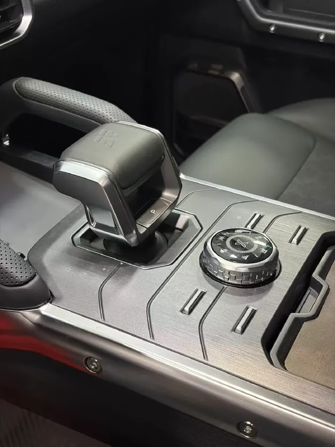 2023 Jetour Traveller 2.0T 254HP L4 7DCT,autocango,china used car exporter,china ev exporter,chinese used car exporter,chinese used ev exporter