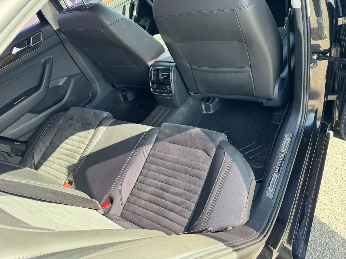 2018 Volkswagen Magotan 1.8T 180HP L4 7DCT,autocango,china used car exporter,china ev exporter,chinese used car exporter,chinese used ev exporter