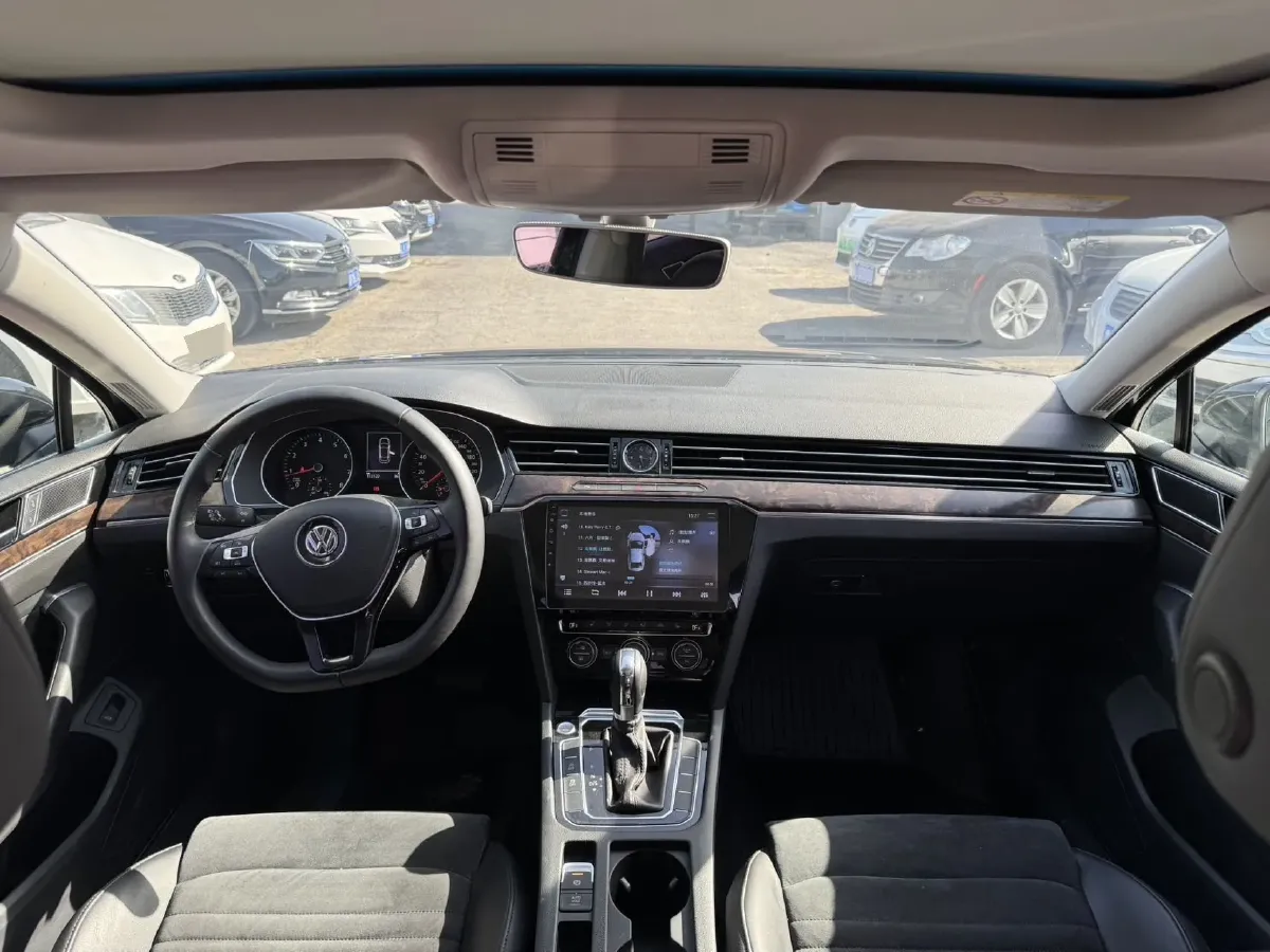 2018 Volkswagen Magotan 1.8T 180HP L4 7DCT,autocango,china used car exporter,china ev exporter,chinese used car exporter,chinese used ev exporter