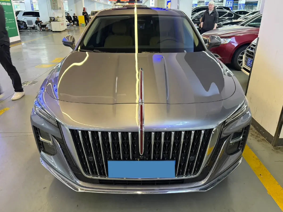 2025 HongQi H5 1.5T 169HP L4 1DHT Hybrid,autocango,china used car exporter,china ev exporter,chinese used car exporter,chinese used ev exporter
