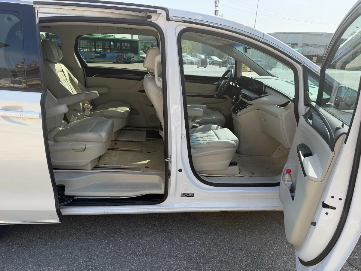 2023 Buick GL8 2.0T 237HP L4 9AT,autocango,china used car exporter,china ev exporter,chinese used car exporter,chinese used ev exporter