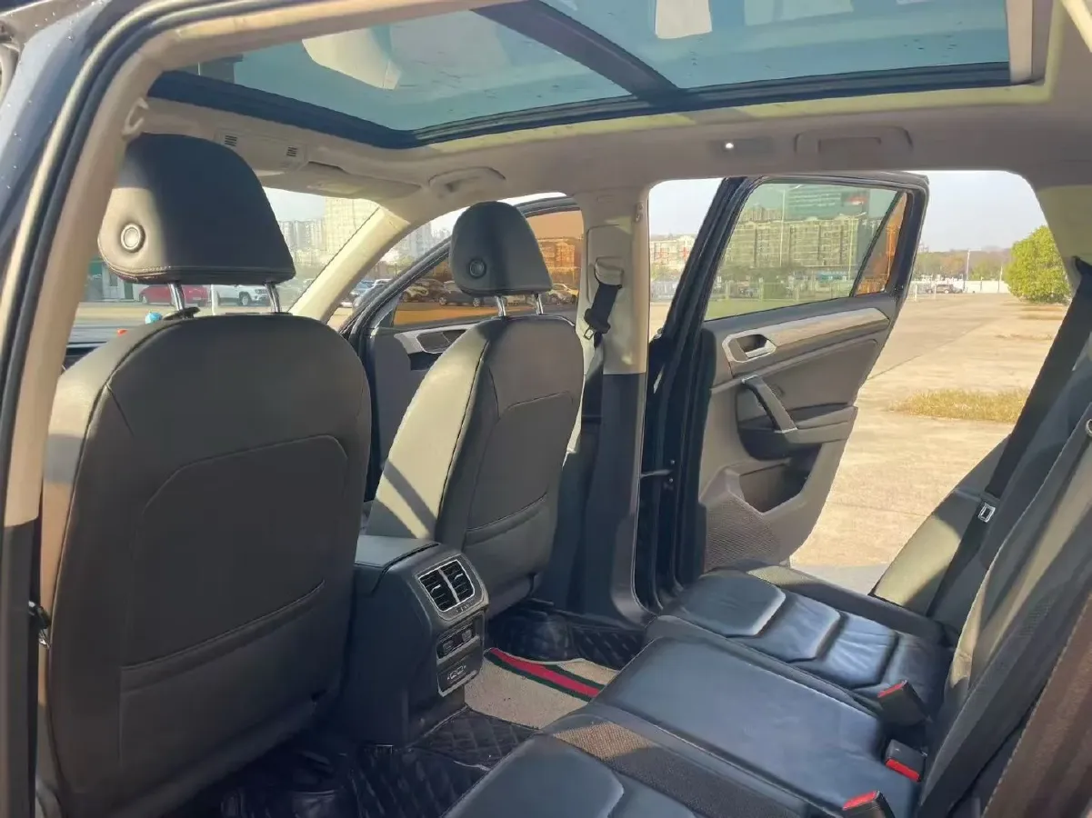 2019 Jeep Cherokee 2.0T 234HP L4 9AT,autocango,china used car exporter,china ev exporter,chinese used car exporter,chinese used ev exporter