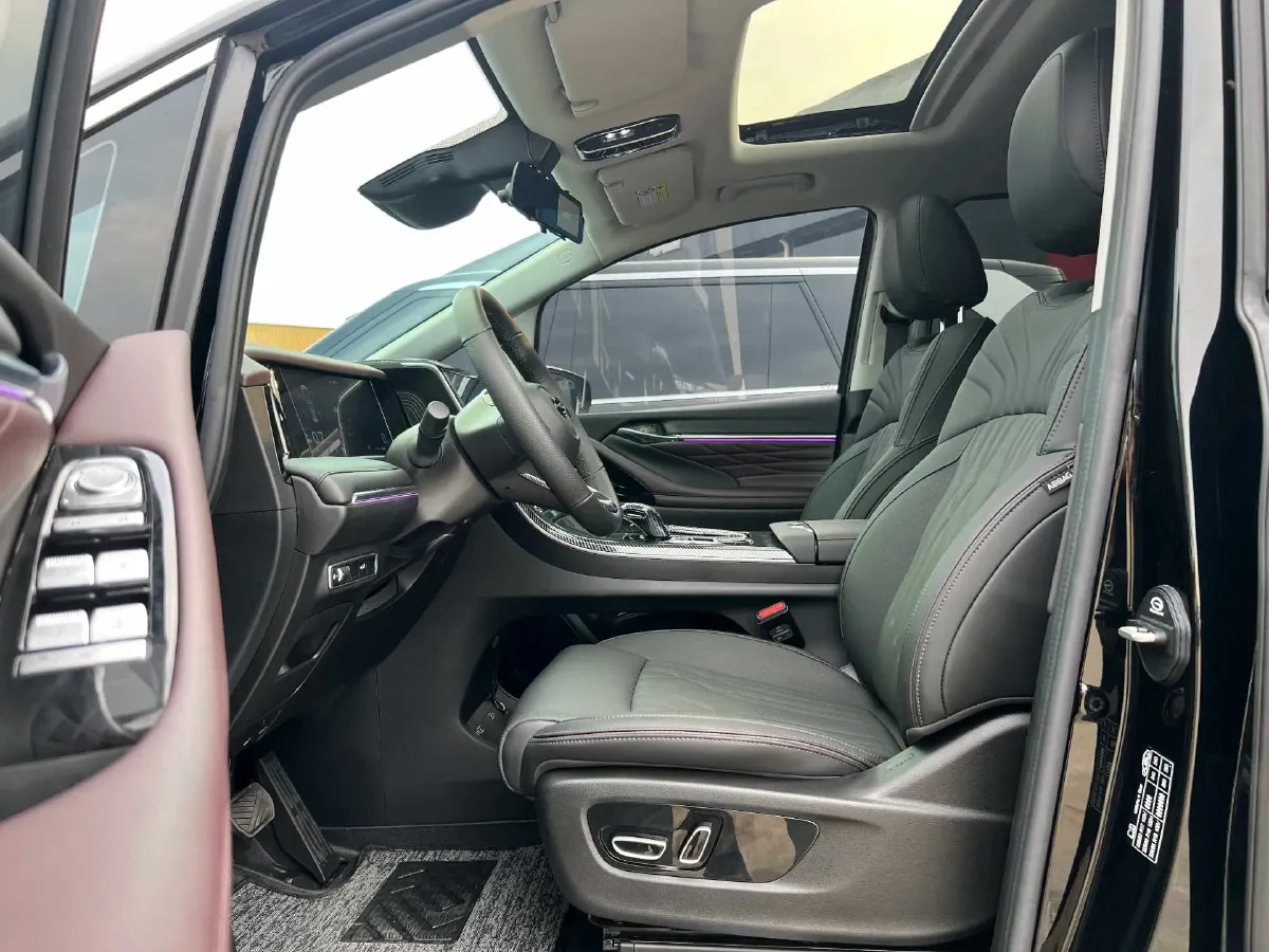 2024 GAC Trumpchi M8 2.0T 252HP L4 8AT,autocango,china used car exporter,china ev exporter,chinese used car exporter,chinese used ev exporter