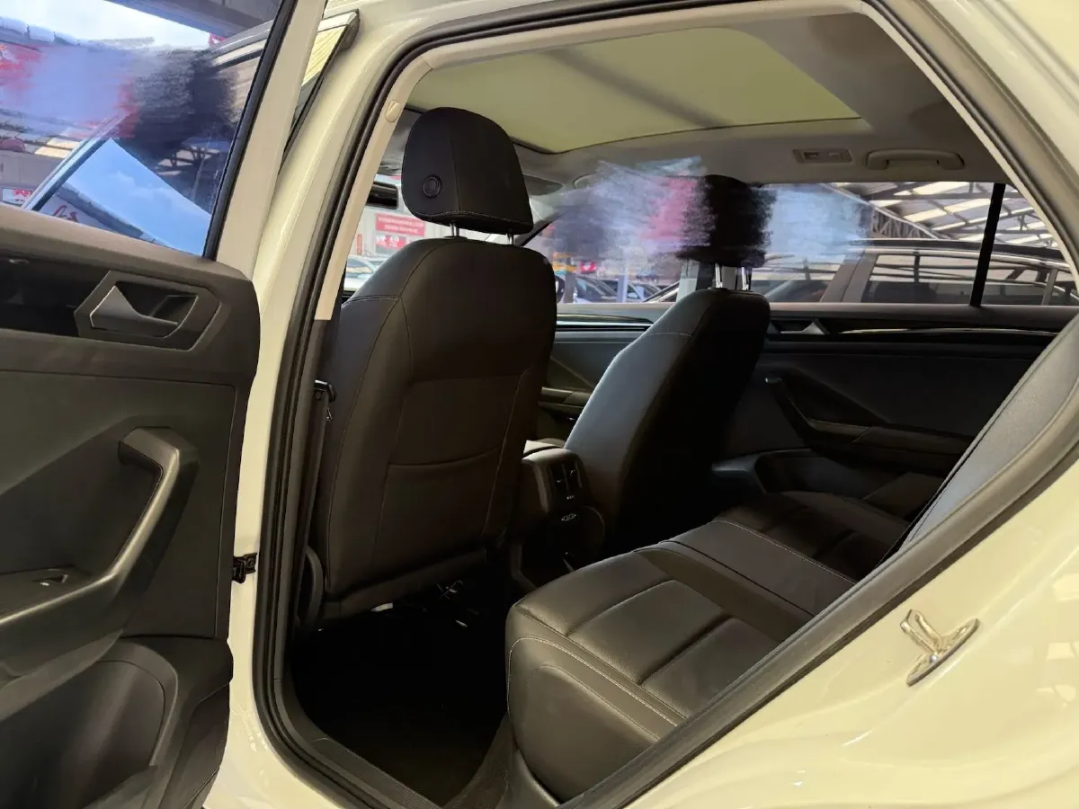 2021 Volkswagen T-Roc 1.4T 150HP L4 7DCT,autocango,china used car exporter,china ev exporter,chinese used car exporter,chinese used ev exporter