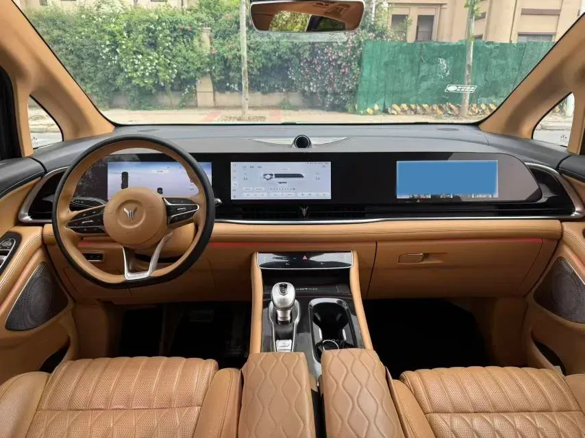 2022 Voyah Dream 1.5T 136HP L4 PHEV 25.57KWH,autocango,china used car exporter,china ev exporter,chinese used car exporter,chinese used ev exporter