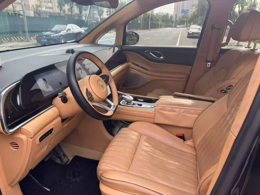 2022 Voyah Dream 1.5T 136HP L4 PHEV 25.57KWH,autocango,china used car exporter,china ev exporter,chinese used car exporter,chinese used ev exporter