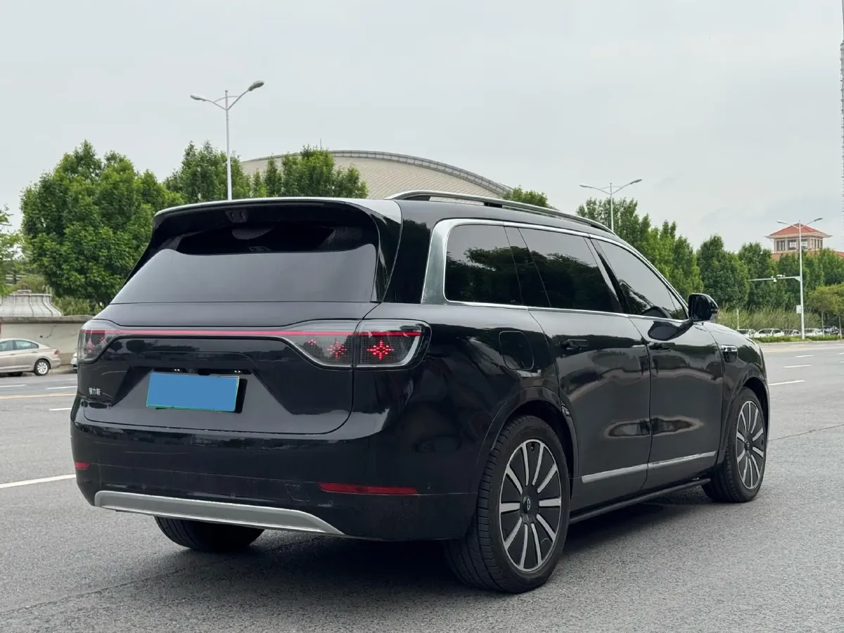 2025 AITO AITO M9 REEV 160HP REEV 52KWH,autocango,china used car exporter,china ev exporter,chinese used car exporter,chinese used ev exporter