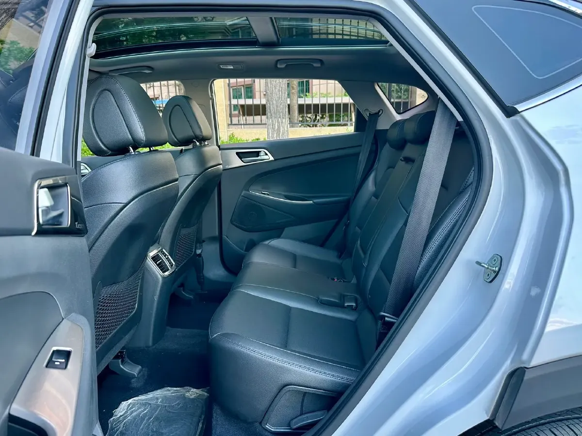 2018 Hyundai Tucson 1.6T 177HP L4 7DCT,autocango,china used car exporter,china ev exporter,chinese used car exporter,chinese used ev exporter