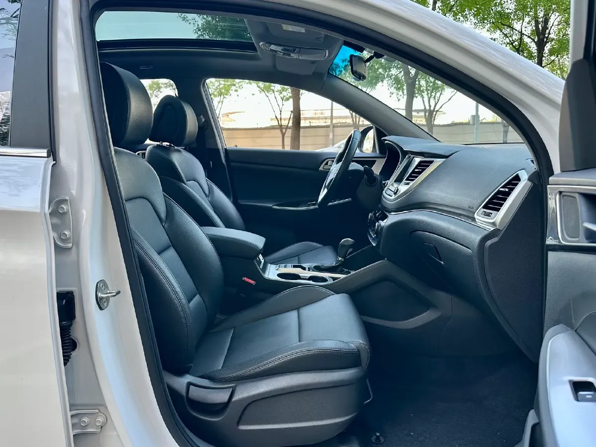 2018 Hyundai Tucson 1.6T 177HP L4 7DCT,autocango,china used car exporter,china ev exporter,chinese used car exporter,chinese used ev exporter