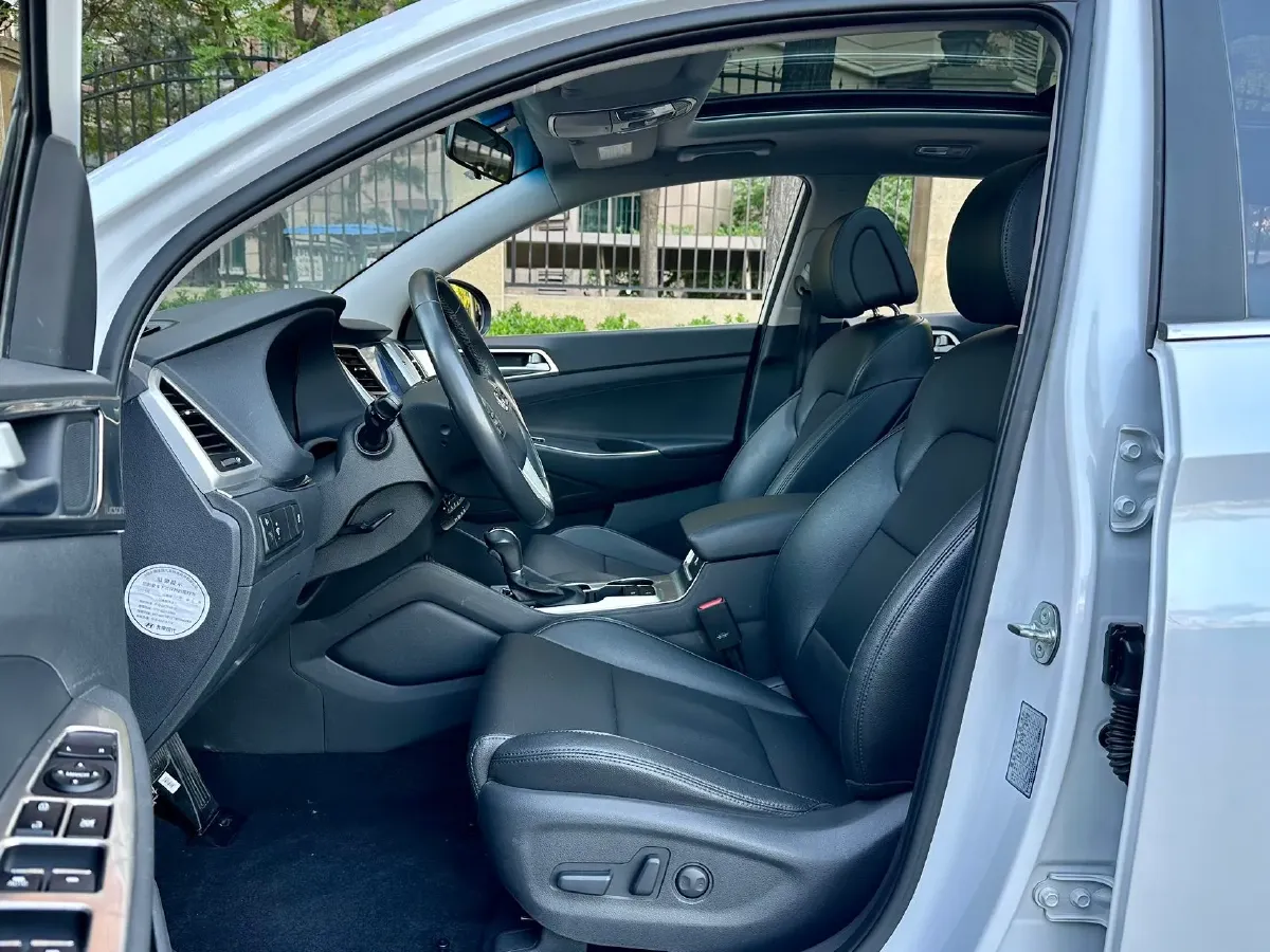 2018 Hyundai Tucson 1.6T 177HP L4 7DCT,autocango,china used car exporter,china ev exporter,chinese used car exporter,chinese used ev exporter