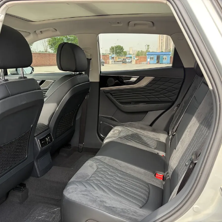 2022 HongQi HS5 2.0T 224HP L4 6AT,autocango,china used car exporter,china ev exporter,chinese used car exporter,chinese used ev exporter