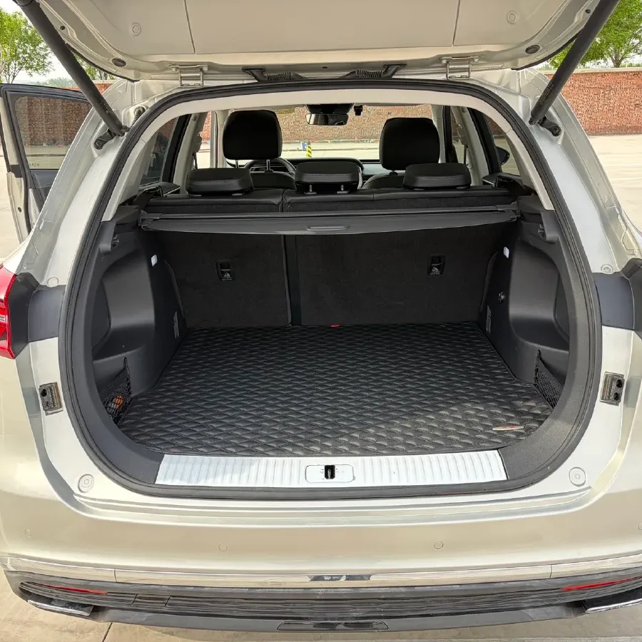 2022 HongQi HS5 2.0T 224HP L4 6AT,autocango,china used car exporter,china ev exporter,chinese used car exporter,chinese used ev exporter