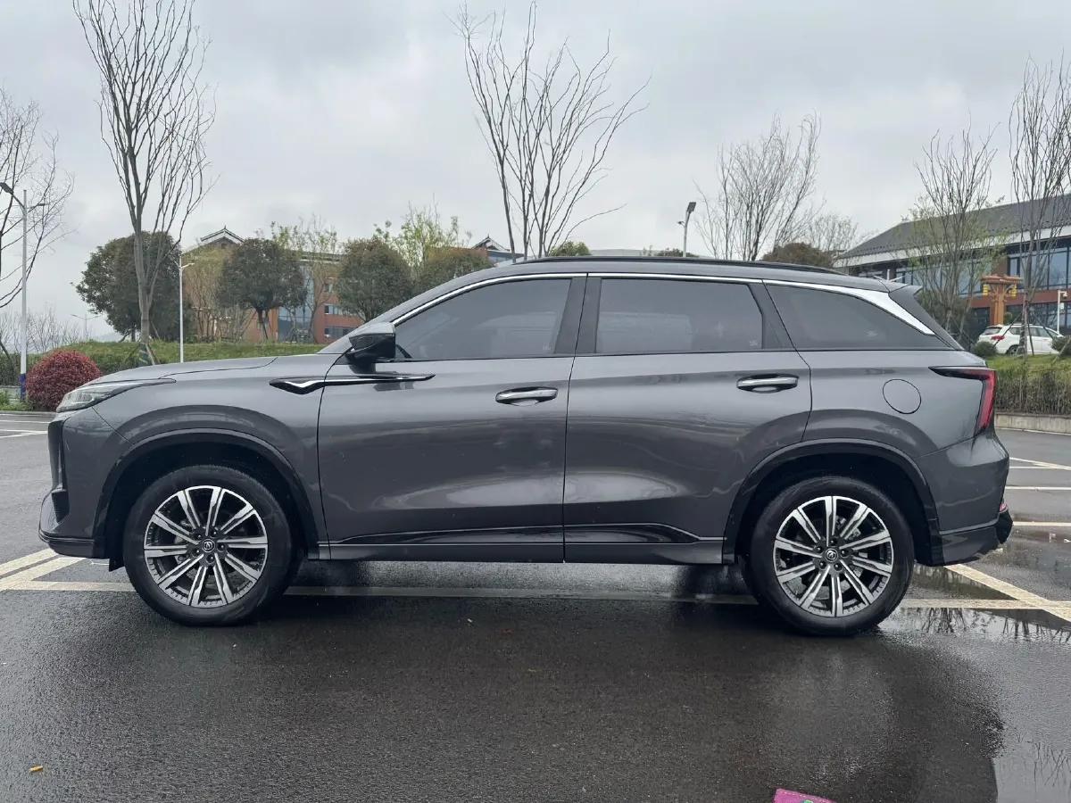 2022 ChangAn CS75 Plus 1.5T 178HP L4 6AT,autocango,china used car exporter,china ev exporter,chinese used car exporter,chinese used ev exporter