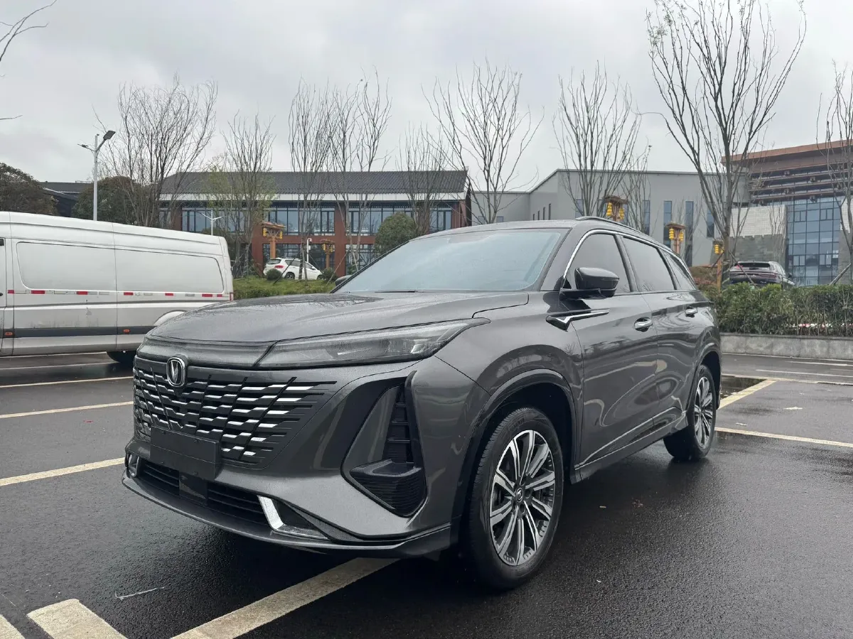 2022 ChangAn CS75 Plus 1.5T 178HP L4 6AT,autocango,china used car exporter,china ev exporter,chinese used car exporter,chinese used ev exporter