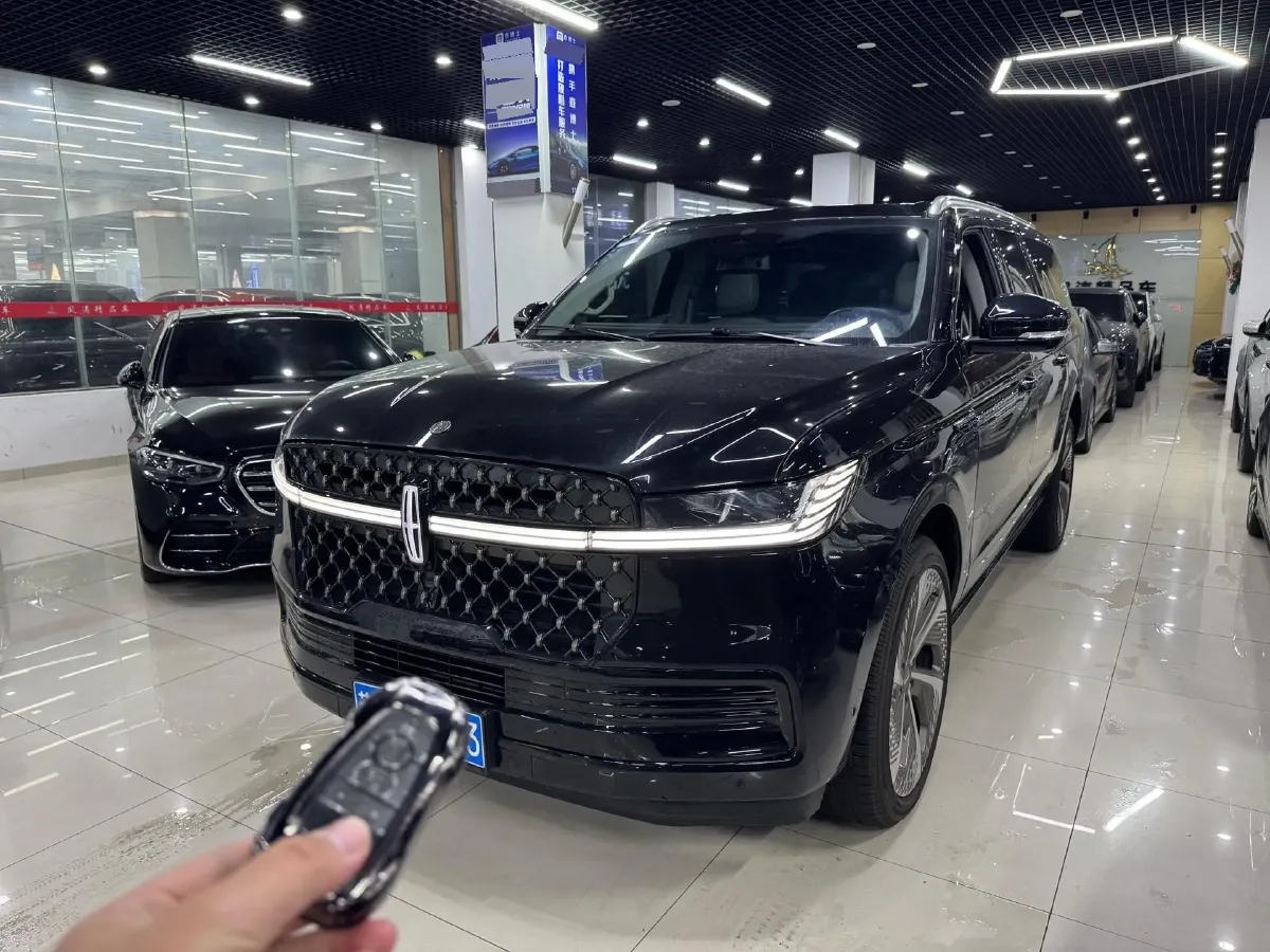 2025 Lincoln Navigator 3.5T 396HP V6 10AT,autocango,china used car exporter,china ev exporter,chinese used car exporter,chinese used ev exporter