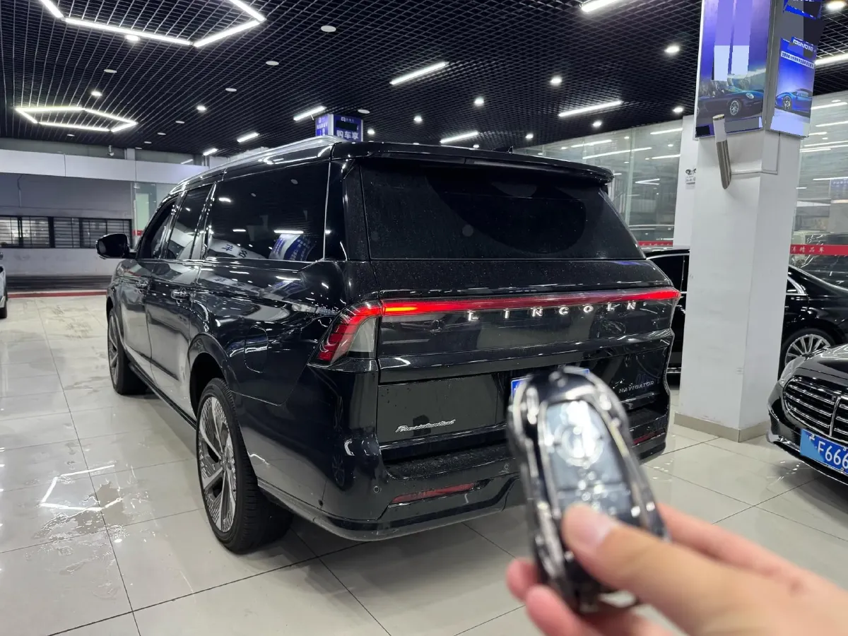 2025 Lincoln Navigator 3.5T 396HP V6 10AT,autocango,china used car exporter,china ev exporter,chinese used car exporter,chinese used ev exporter