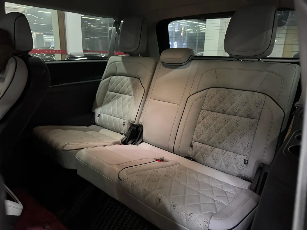 2025 Lincoln Navigator 3.5T 396HP V6 10AT,autocango,china used car exporter,china ev exporter,chinese used car exporter,chinese used ev exporter