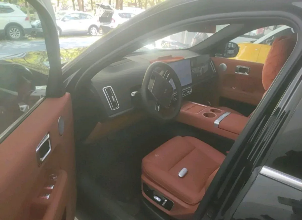 2024 Li L8 Range Extended 154HP REEV 42.8KWH,autocango,china used car exporter,china ev exporter,chinese used car exporter,chinese used ev exporter