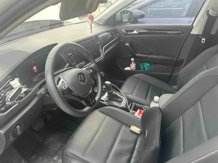 2022 Volkswagen T-Roc 1.4T 150HP L4 7DCT,autocango,china used car exporter,china ev exporter,chinese used car exporter,chinese used ev exporter