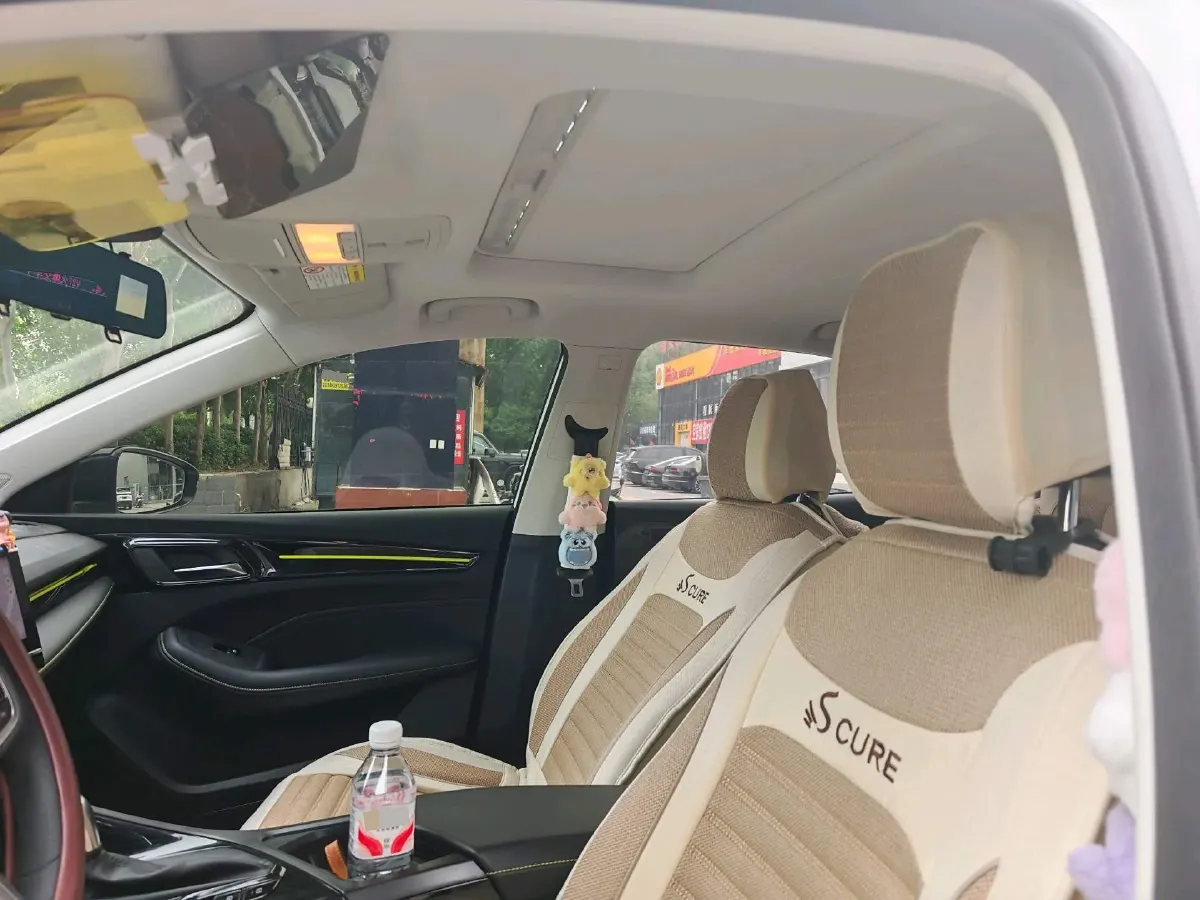 2021 Roewe i5 1.5L 120HP L4 CVT,autocango,china used car exporter,china ev exporter,chinese used car exporter,chinese used ev exporter