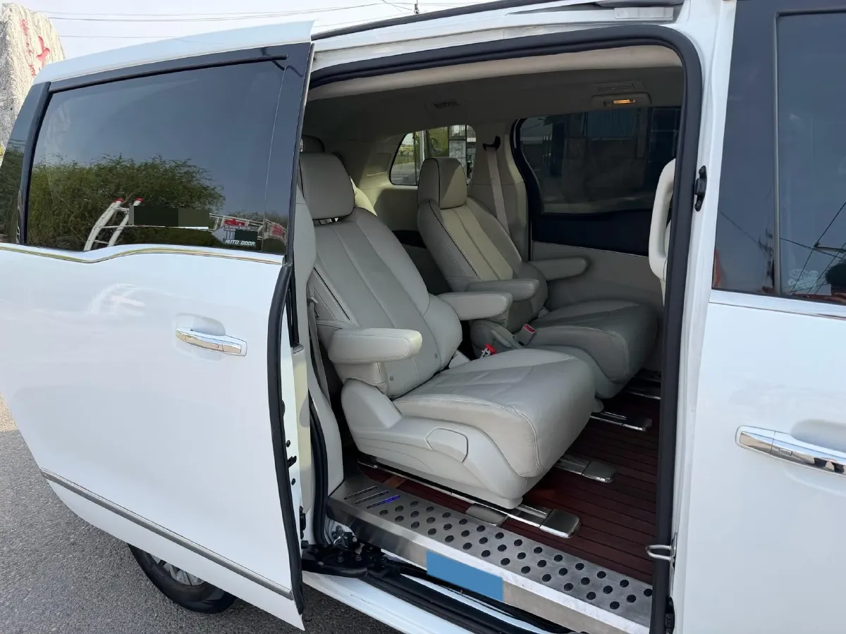 2021 Buick GL8 2.0T 237HP L4 9AT,autocango,china used car exporter,china ev exporter,chinese used car exporter,chinese used ev exporter