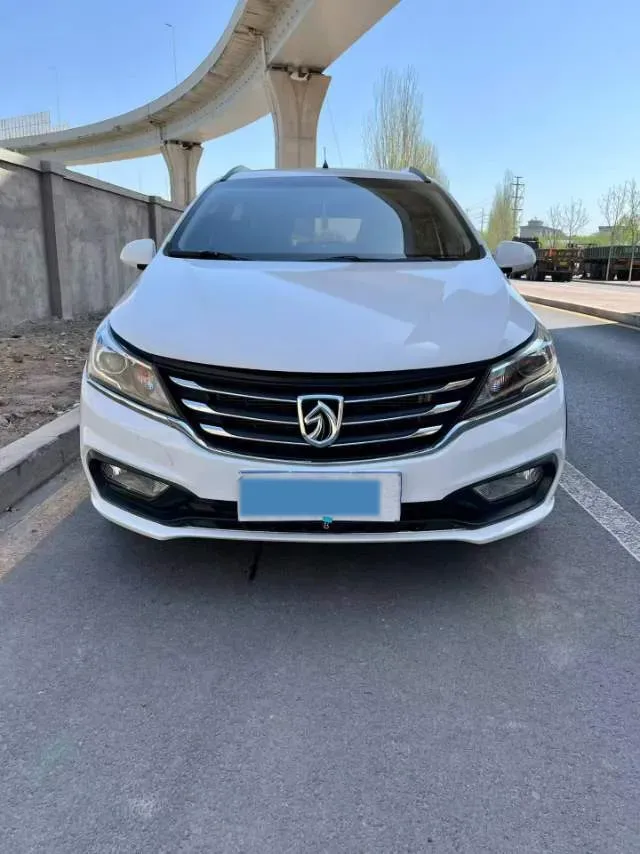 2017 BaoJun 310W 1.5L 112HP L4 6MT,autocango,china used car exporter,china ev exporter,chinese used car exporter,chinese used ev exporter