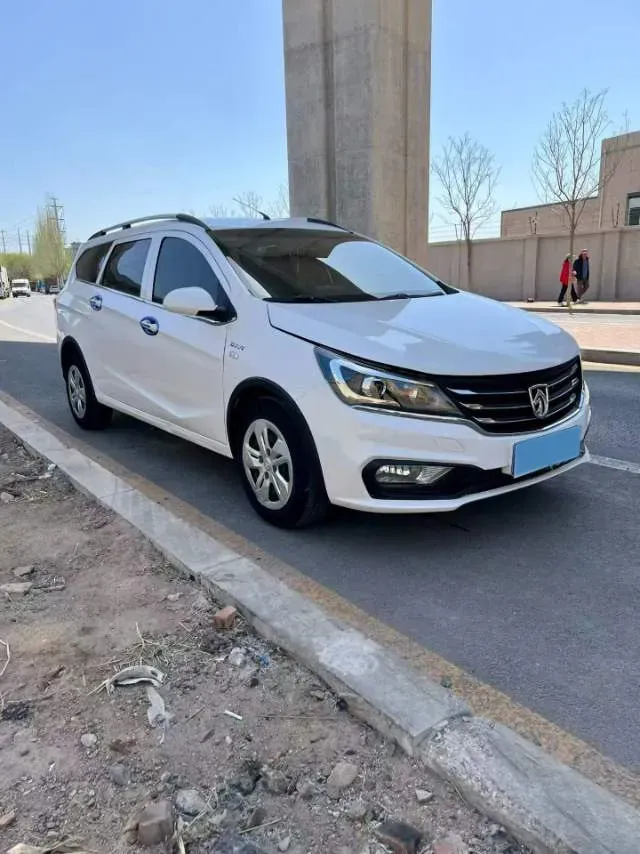 2017 BaoJun 310W 1.5L 112HP L4 6MT,autocango,china used car exporter,china ev exporter,chinese used car exporter,chinese used ev exporter