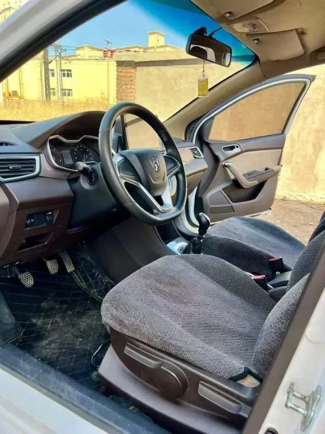 2017 BaoJun 310W 1.5L 112HP L4 6MT,autocango,china used car exporter,china ev exporter,chinese used car exporter,chinese used ev exporter