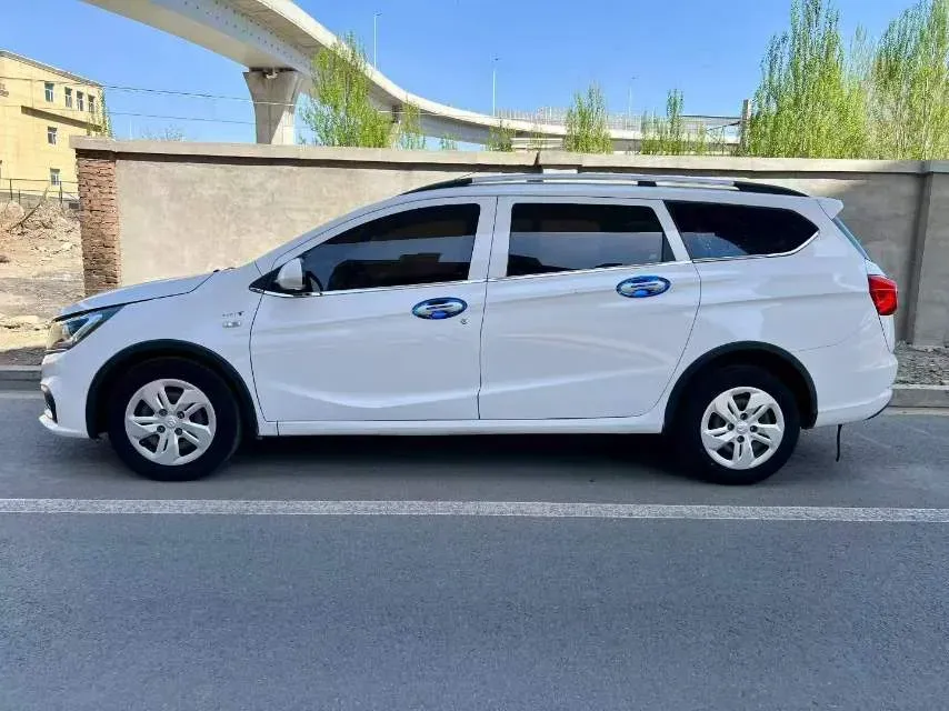 2017 BaoJun 310W 1.5L 112HP L4 6MT,autocango,china used car exporter,china ev exporter,chinese used car exporter,chinese used ev exporter