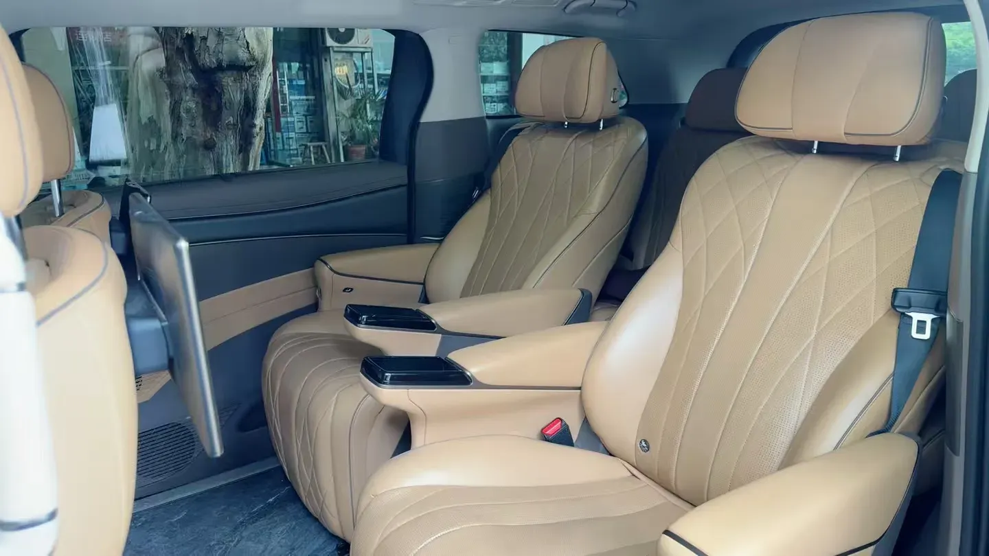 2022 Mercedes-Benz GLC Class 2.0T 197HP L4 9AT,autocango,china used car exporter,china ev exporter,chinese used car exporter,chinese used ev exporter