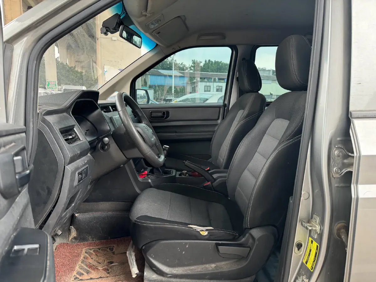 2019 Venucia M50V 1.5L 112HP L4 5MT,autocango,china used car exporter,china ev exporter,chinese used car exporter,chinese used ev exporter