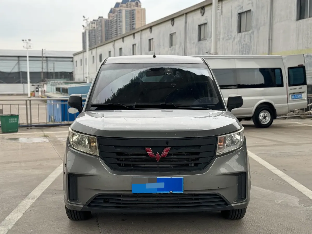 2019 Venucia M50V 1.5L 112HP L4 5MT,autocango,china used car exporter,china ev exporter,chinese used car exporter,chinese used ev exporter