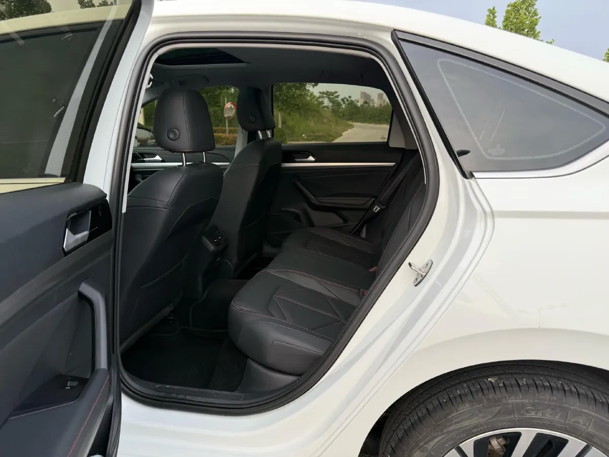 2023 Volkswagen Lavida 1.5T 160HP L4 7DCT,autocango,china used car exporter,china ev exporter,chinese used car exporter,chinese used ev exporter