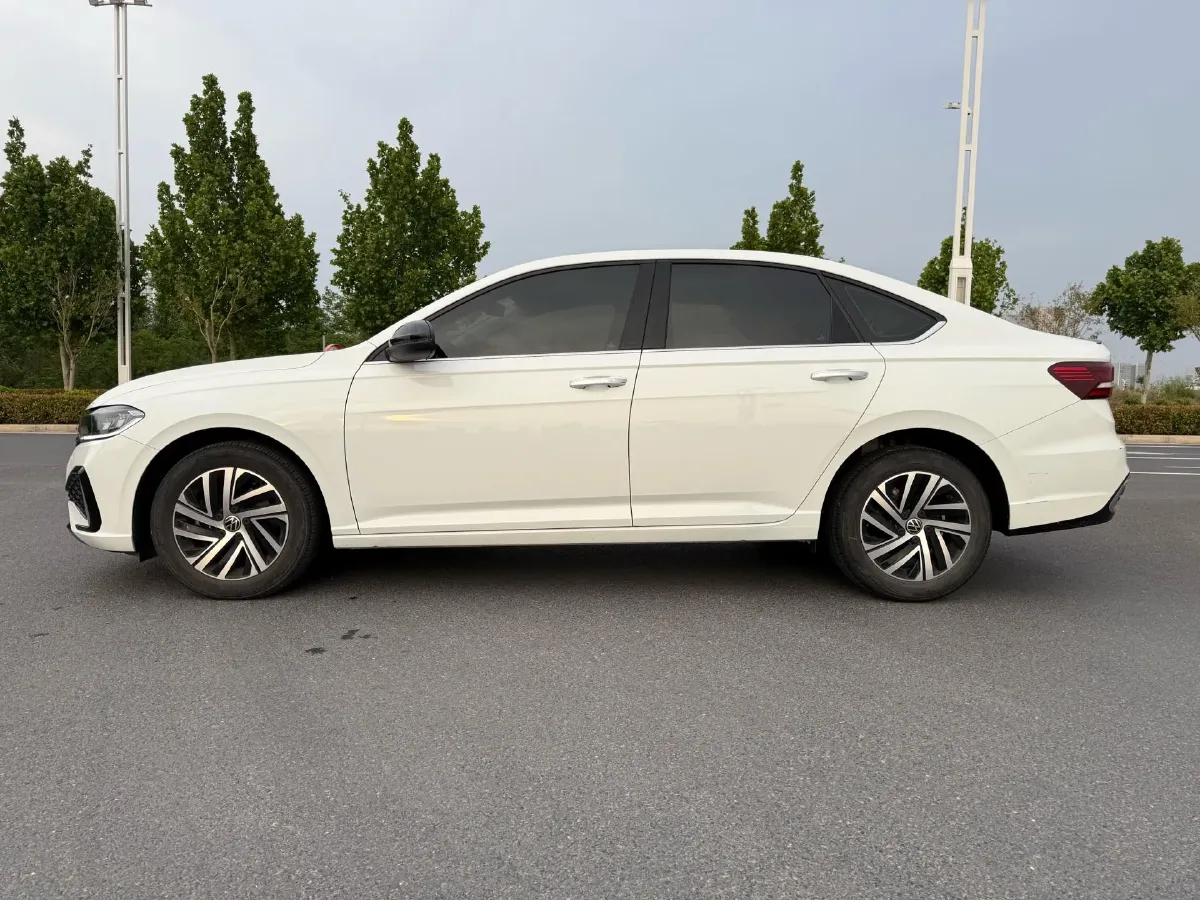 2023 Volkswagen Lavida 1.5T 160HP L4 7DCT,autocango,china used car exporter,china ev exporter,chinese used car exporter,chinese used ev exporter