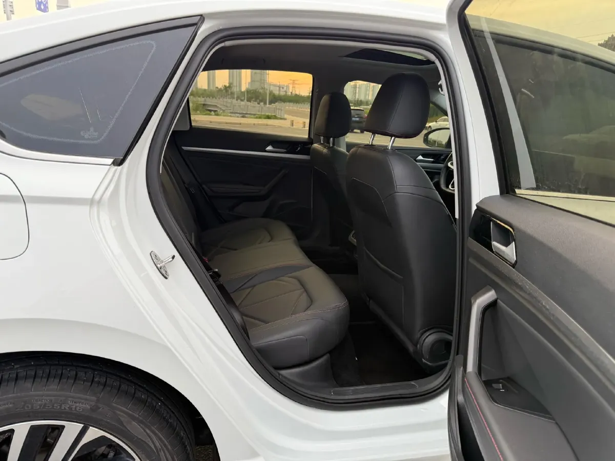 2023 Volkswagen Lavida 1.5T 160HP L4 7DCT,autocango,china used car exporter,china ev exporter,chinese used car exporter,chinese used ev exporter