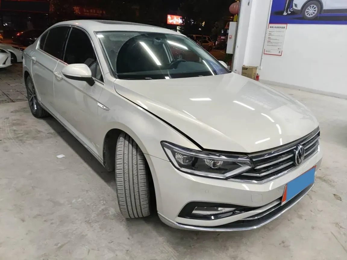 2020 Volkswagen Magotan 2.0T 186HP L4 7DCT,autocango,china used car exporter,china ev exporter,chinese used car exporter,chinese used ev exporter