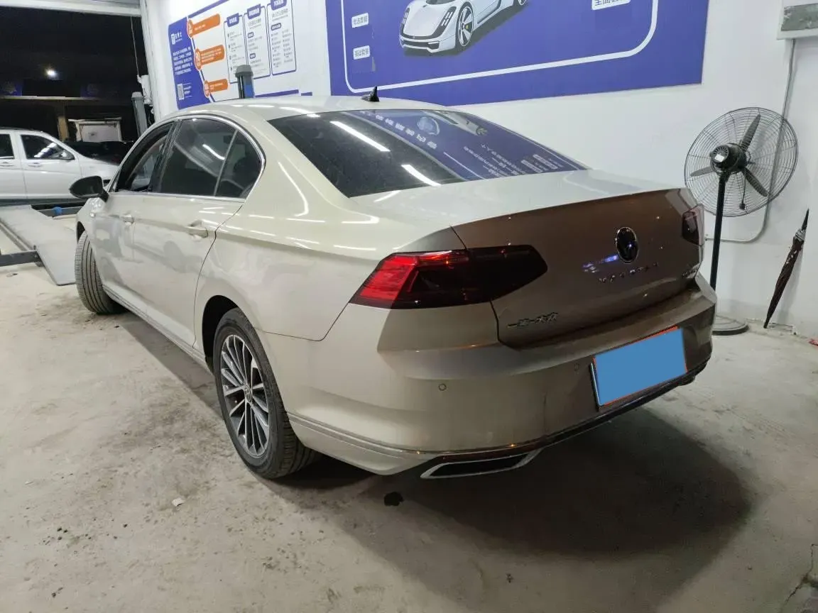 2020 Volkswagen Magotan 2.0T 186HP L4 7DCT,autocango,china used car exporter,china ev exporter,chinese used car exporter,chinese used ev exporter