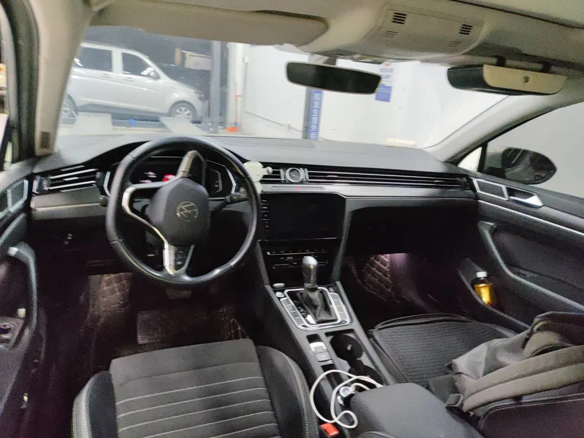 2020 Volkswagen Magotan 2.0T 186HP L4 7DCT,autocango,china used car exporter,china ev exporter,chinese used car exporter,chinese used ev exporter