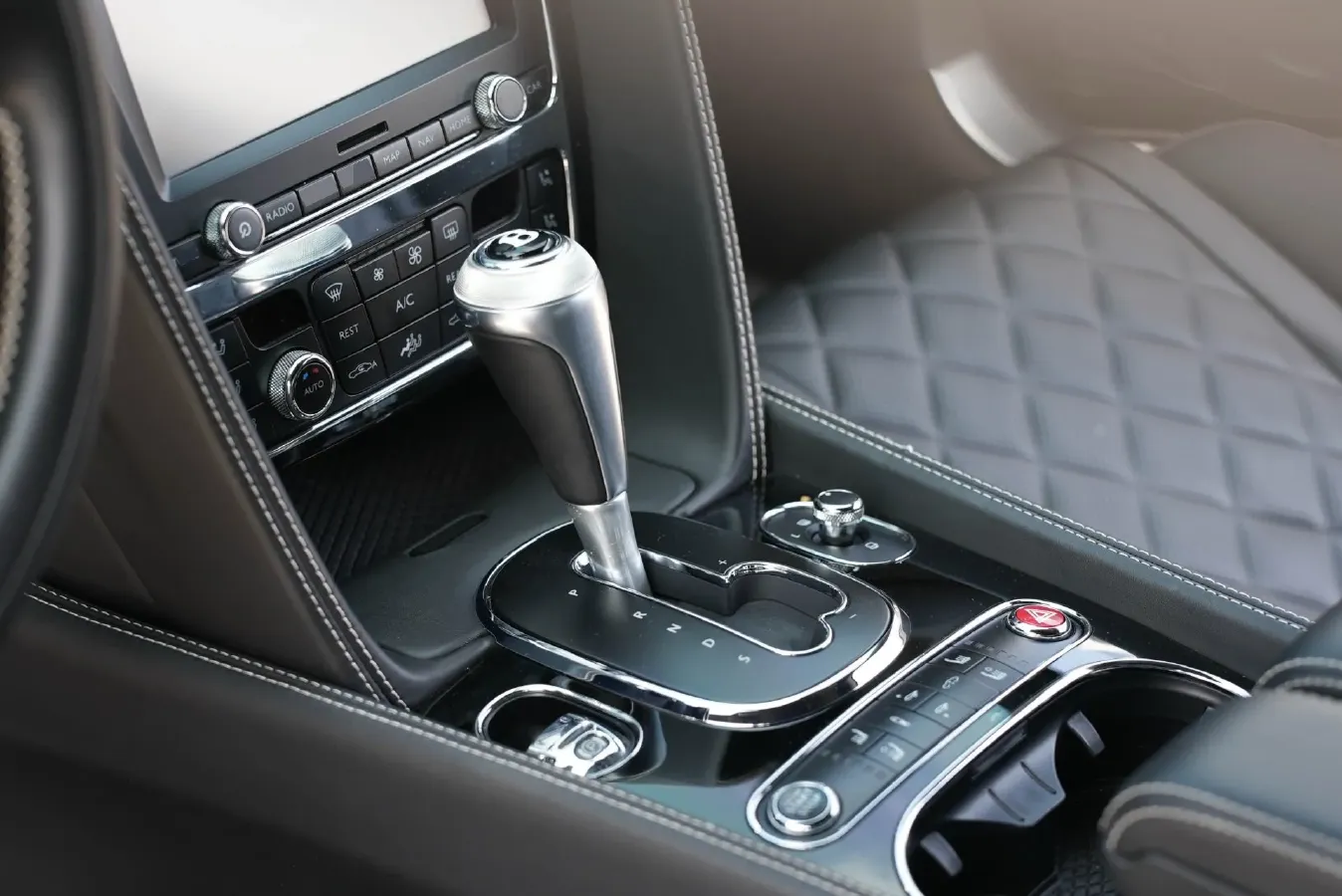 2017 Bentley Continental 4.0T 507HP V8 8AT,autocango,china used car exporter,china ev exporter,chinese used car exporter,chinese used ev exporter