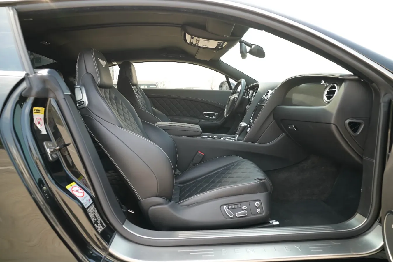 2017 Bentley Continental 4.0T 507HP V8 8AT,autocango,china used car exporter,china ev exporter,chinese used car exporter,chinese used ev exporter