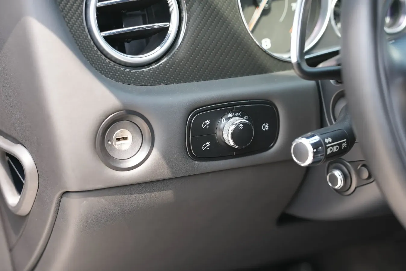 2017 Bentley Continental 4.0T 507HP V8 8AT,autocango,china used car exporter,china ev exporter,chinese used car exporter,chinese used ev exporter